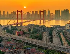 武汉三镇发布备战花絮，今夜迎来里程碑，德国杯任务艰巨，年轻球员得到机会