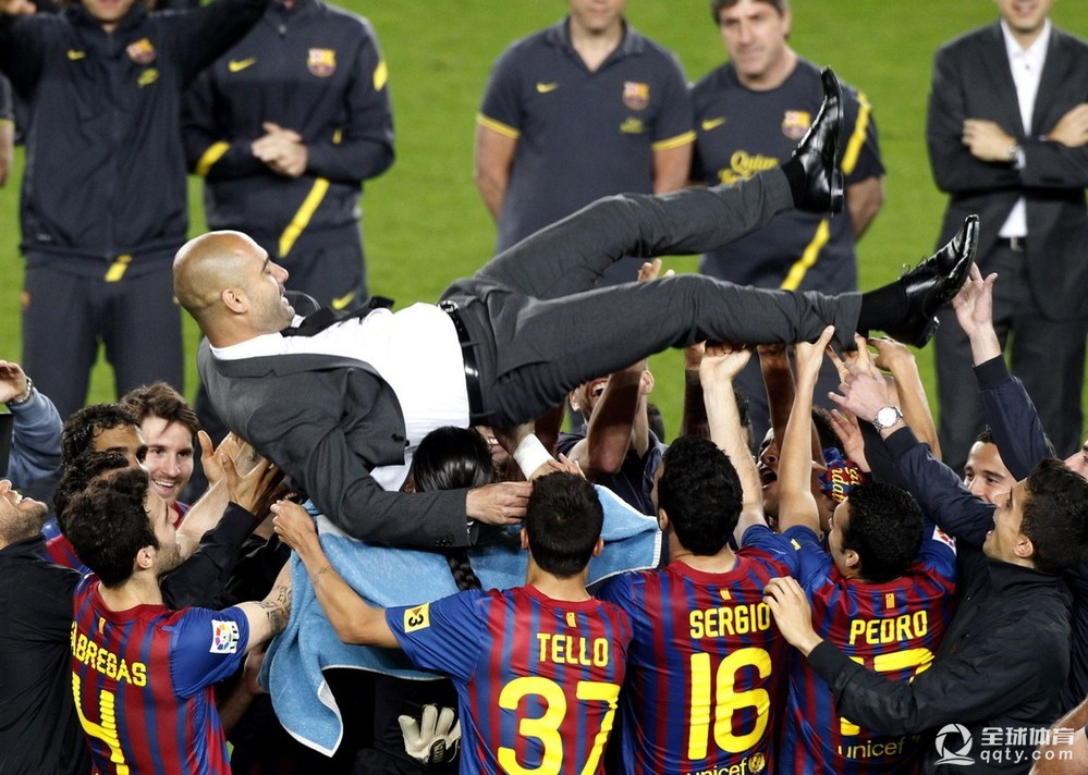 ag体育注册-尼斯训练开放日，集结日再遭质疑引欢呼，英超在即，身体对抗强度拉满