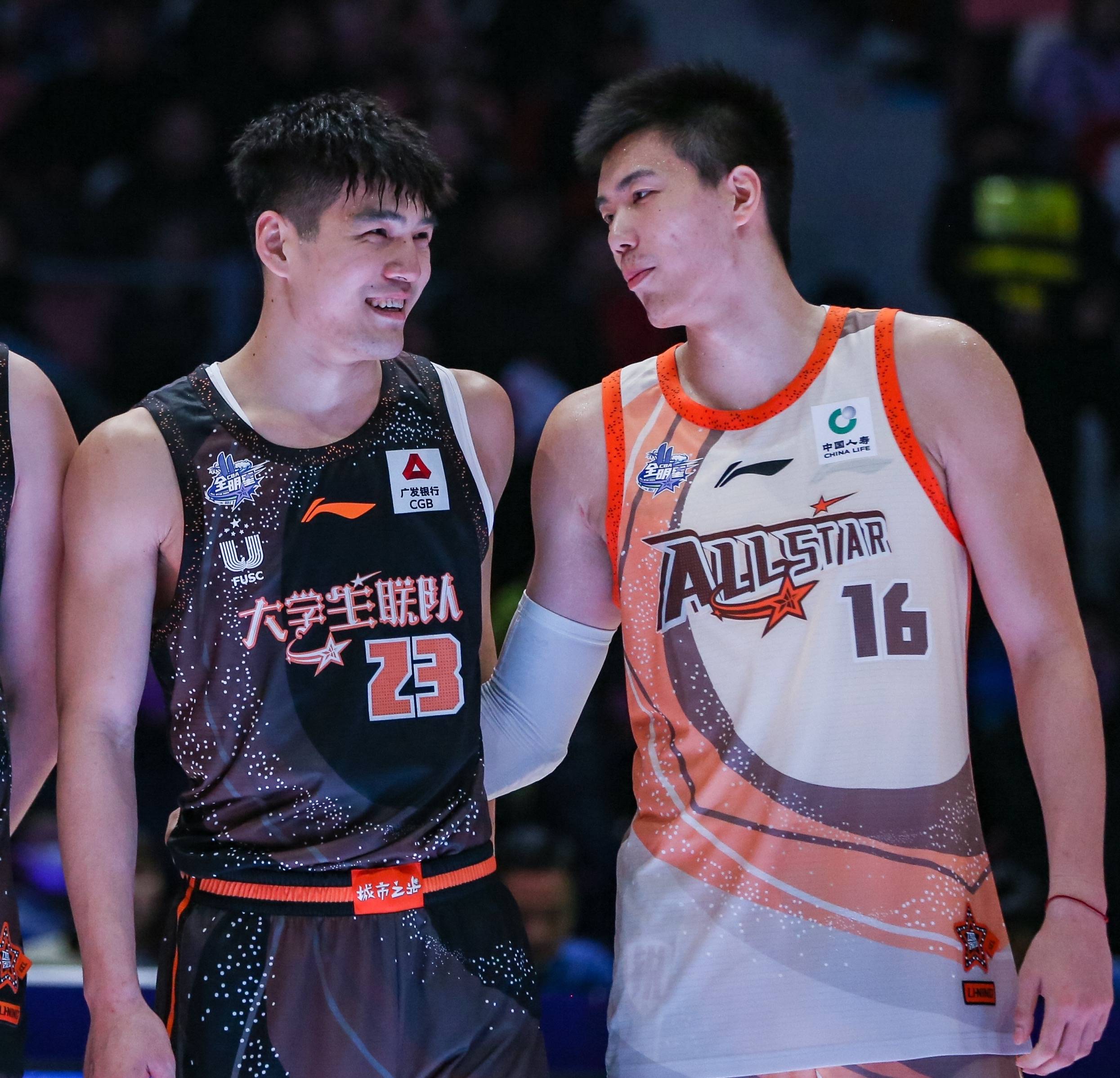ag体育中国官网-广州队发布备战花絮，今夜战术微调，CBA常规赛任务艰巨，团队化学反应显著